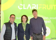 Clarifruit held a demonstration of their mobile quality inspection of fresh produce. Elad Mardix, Ceo of Clarifruit with sponsors SAP Tanja Reith and Oliver Rueckert.